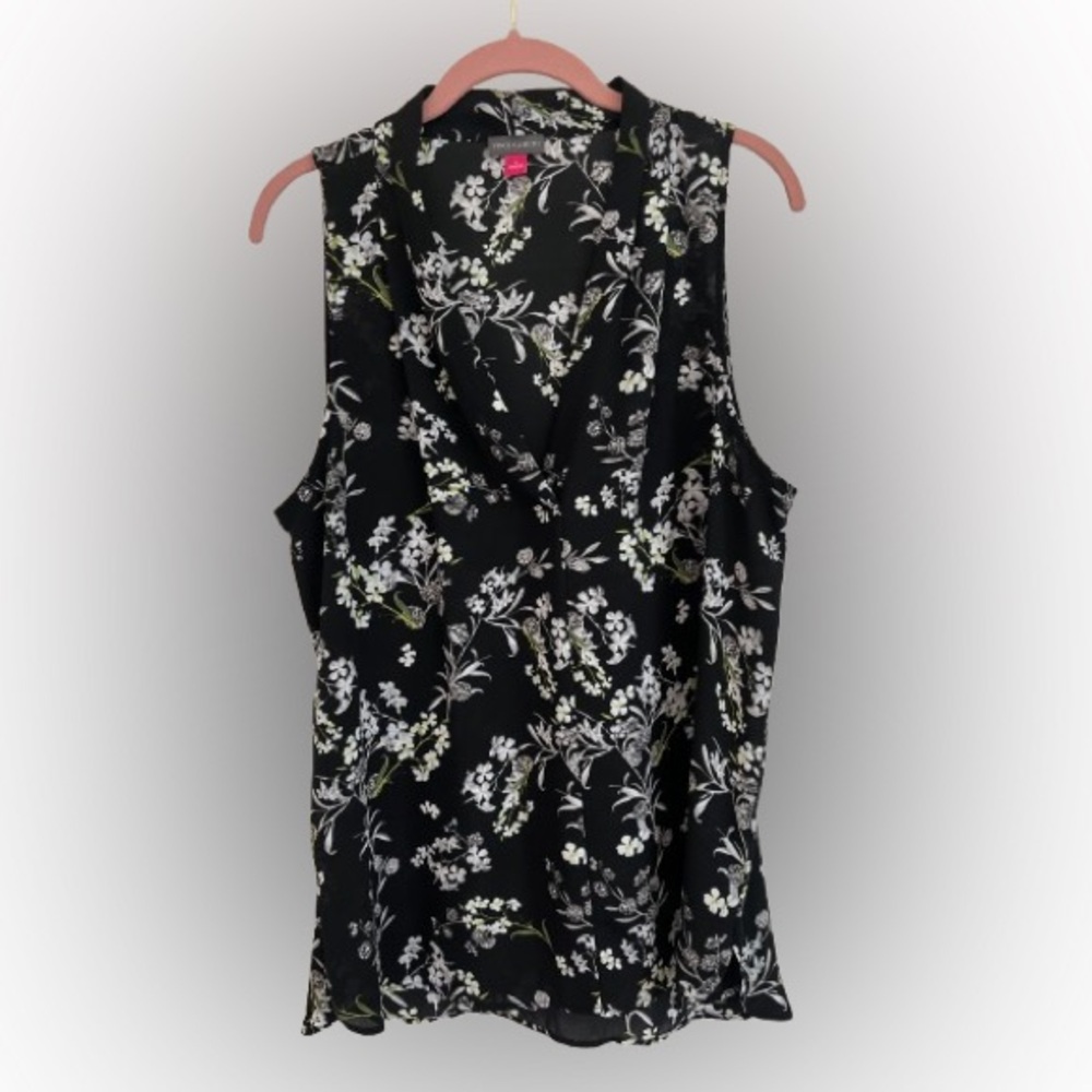 Vince Camuto Black with Floral Sleeveless V Neck Blouse Size L